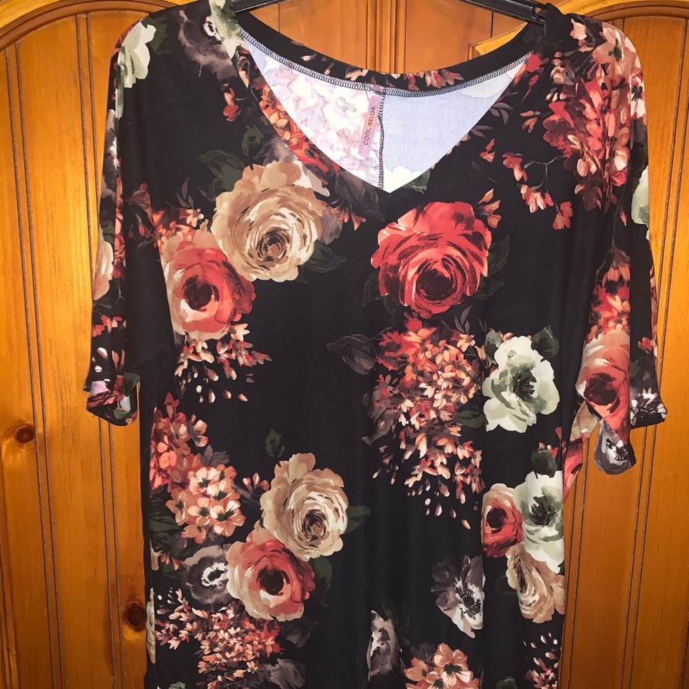 Cool Melon Brand Floral v-neck top